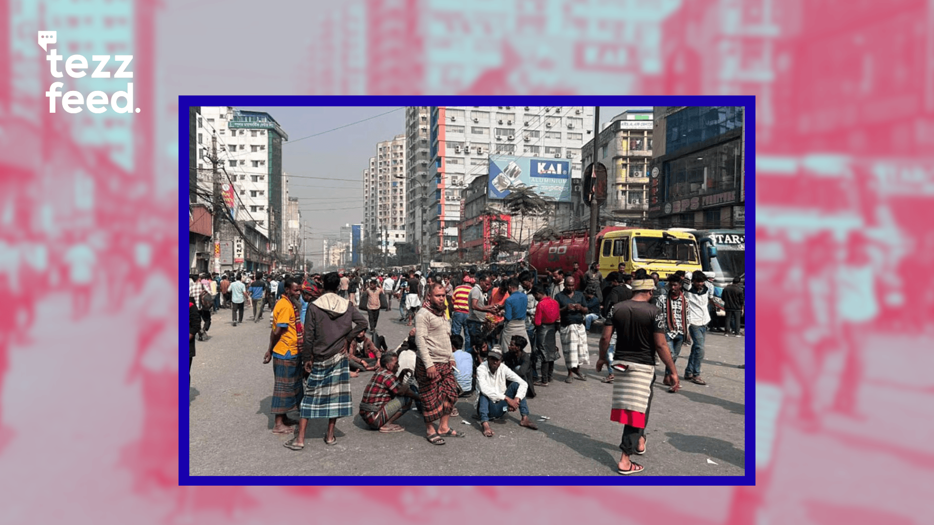 Badda Road Blocked by Auto Rickshaw Drivers, Public Faces Traffic Chaos